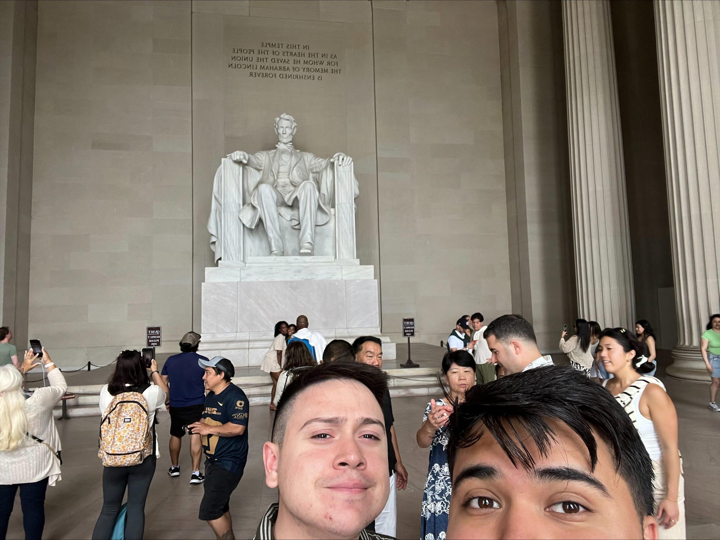 IsaiAtLincolnMemorial